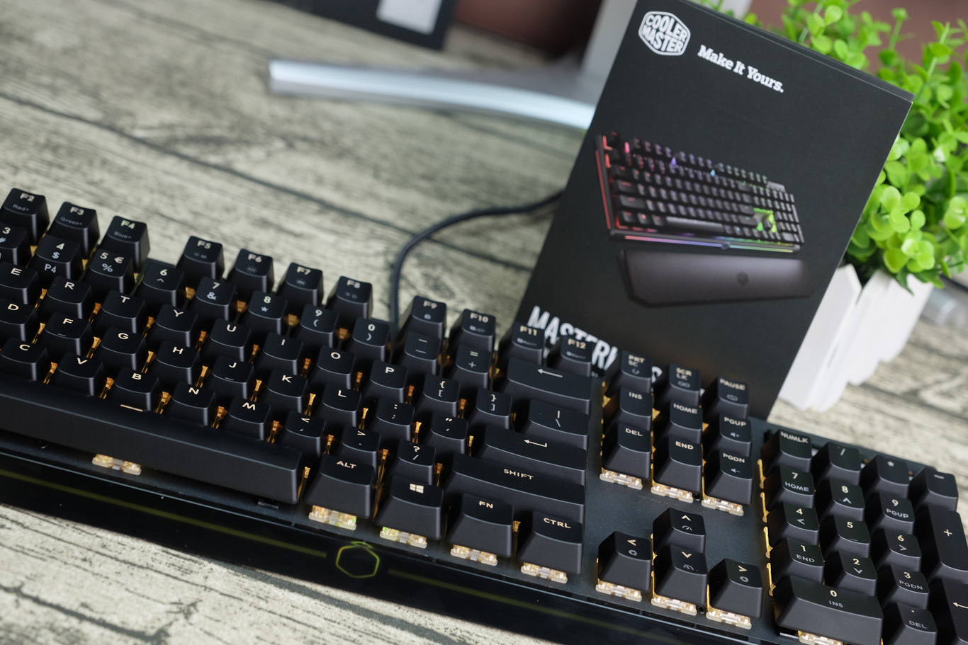 酷冷至尊单手机械键盘测评,酷冷至尊机械键盘测评