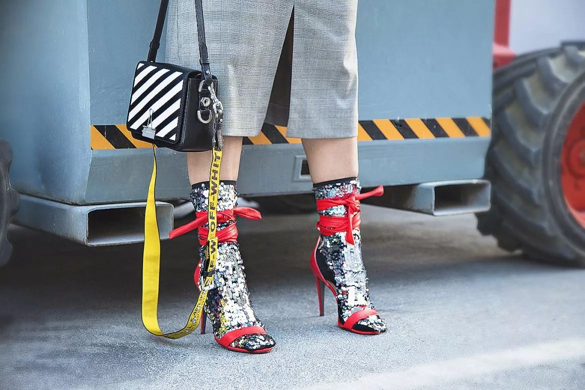 袜子怎么配长裤,小白袜的搭配方法