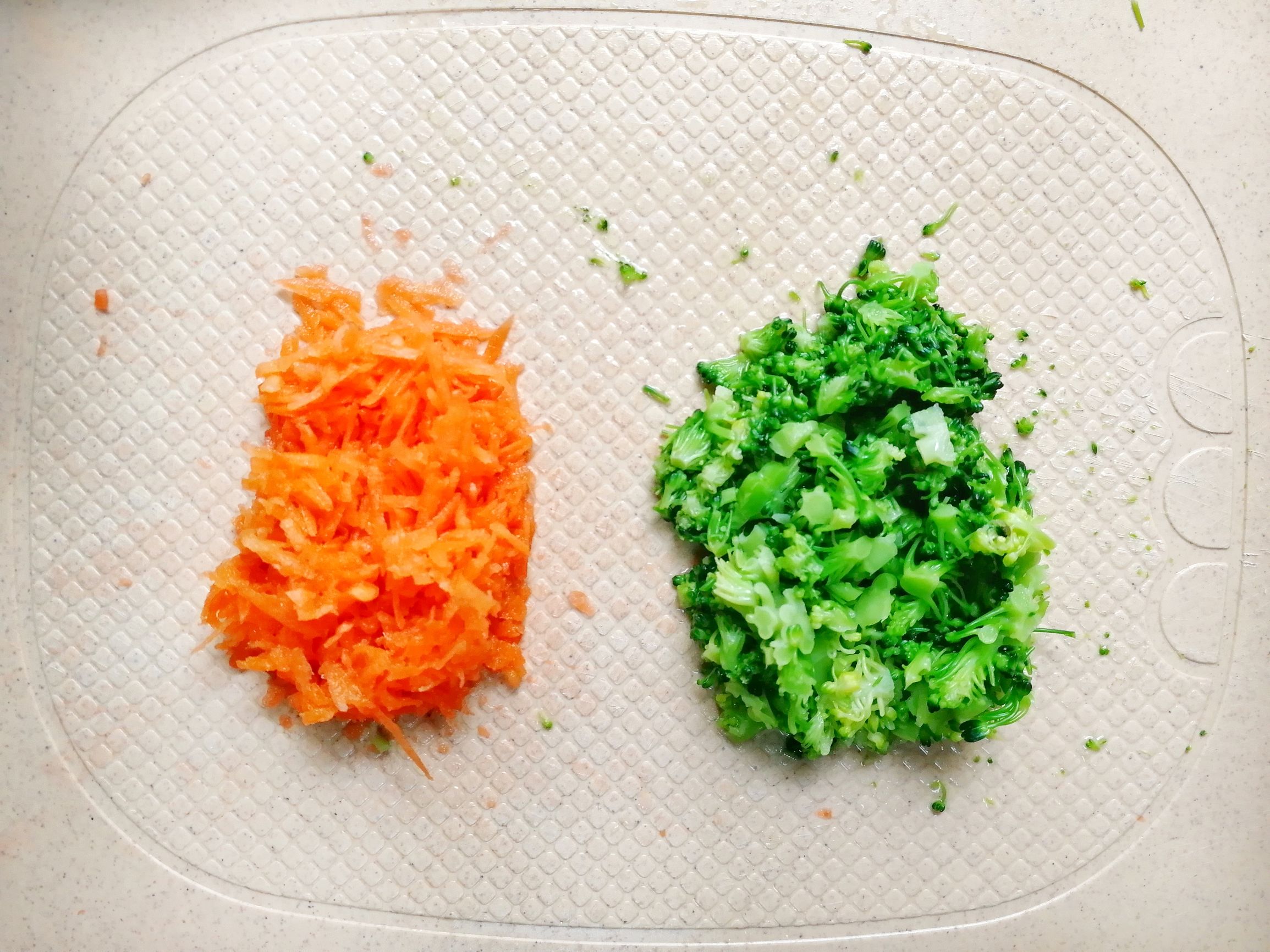 宝宝辅食肉松蔬菜米饭,宝宝辅食之肉松