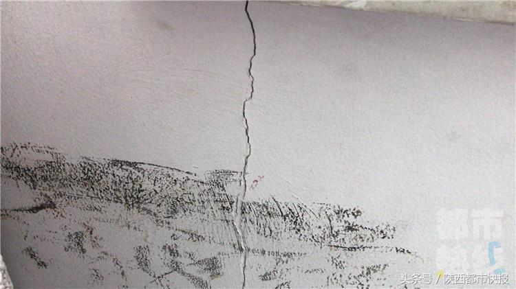 脚下楼有脆响声,晚上住4楼老是有响声