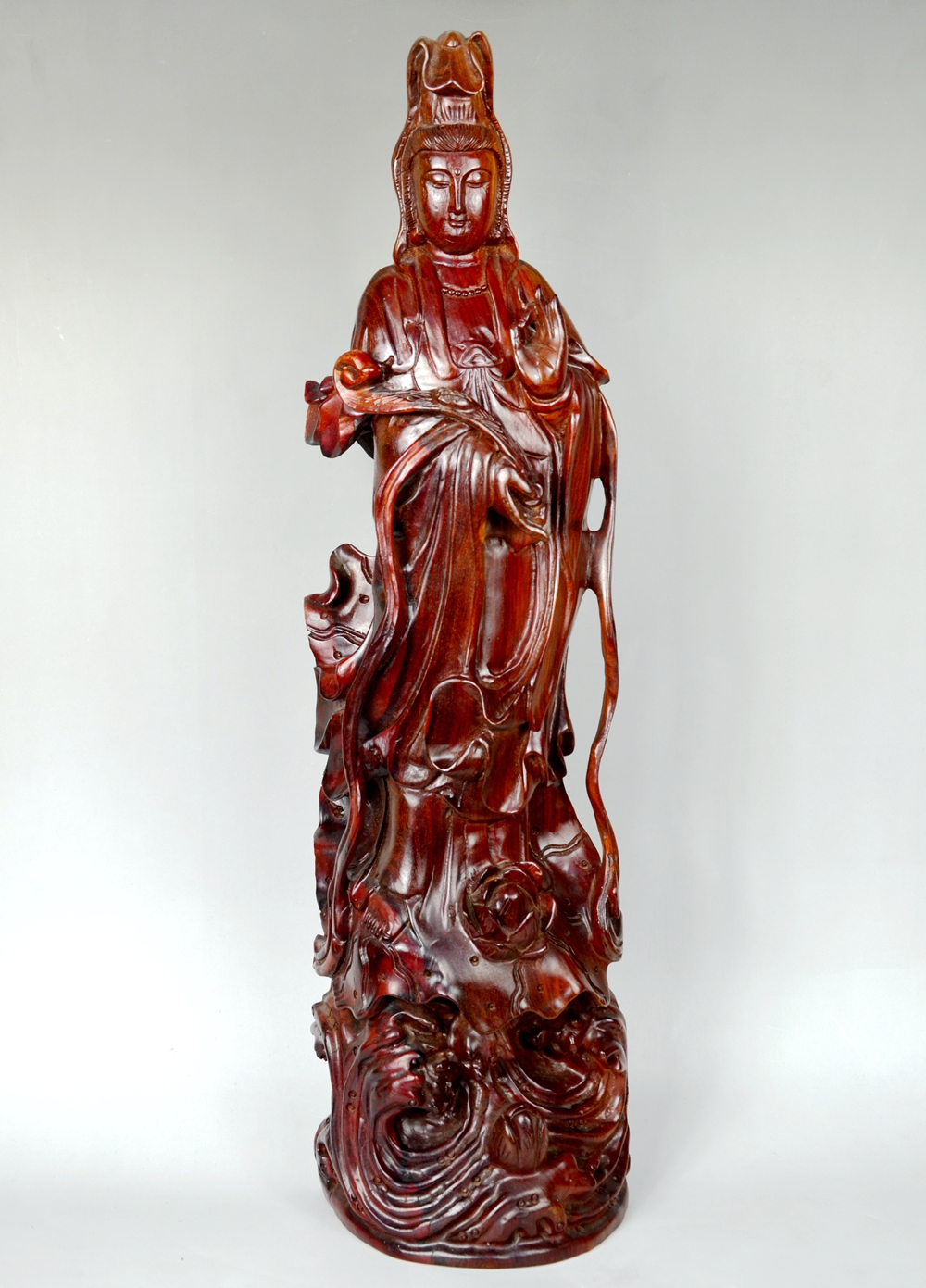 檀木雕刻手把件,檀木雕刻财神