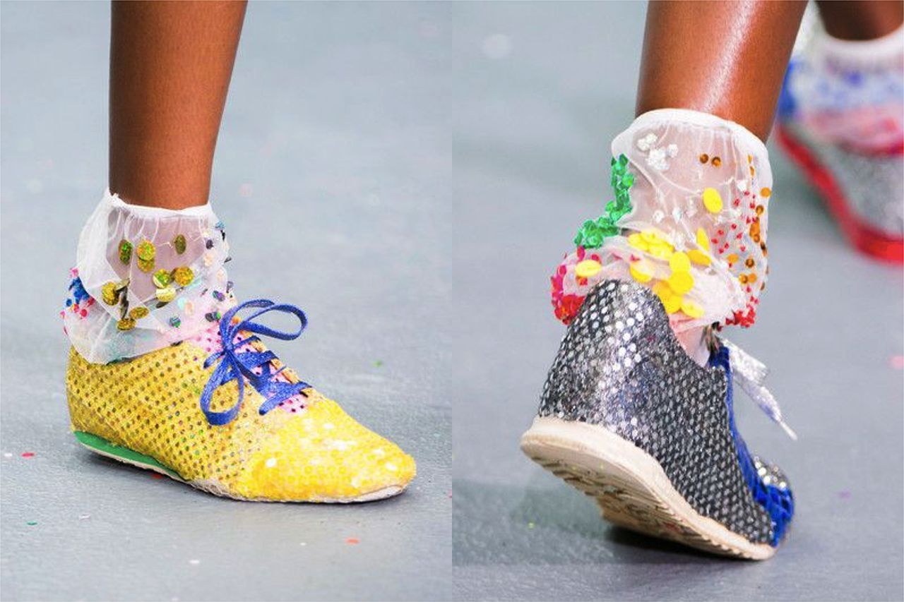 袜子怎么配长裤,小白袜的搭配方法