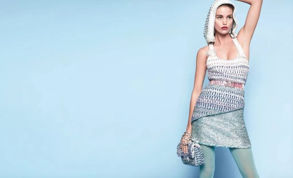 袜子怎么配长裤,小白袜的搭配方法