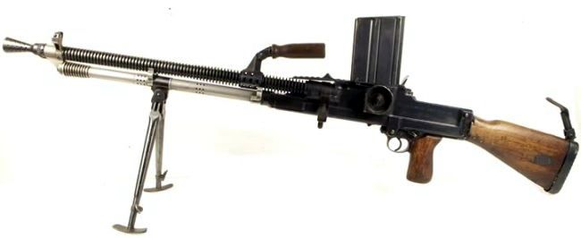 抗日神剧一枪打下鬼子的飞机,抗日剧被鬼子打了两枪反而更猛