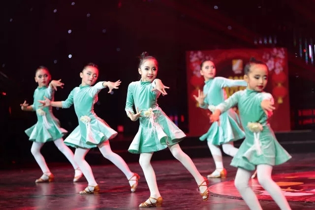 2022如皋童心闪耀的少儿春晚,宜兴紫砂春晚