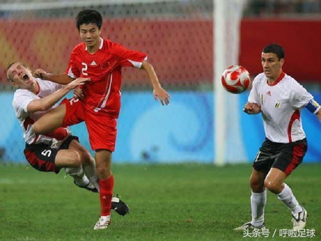 施连志飞踹高峰,德容飞踹阿隆索原视频