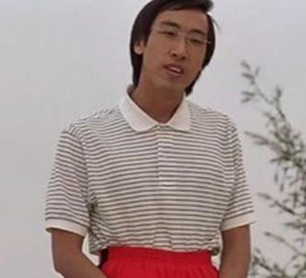 周星驰拍戏看见一头牛,周星驰电影细思极恐的细节