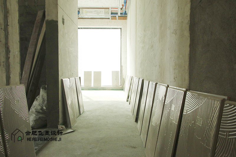 瓦工师傅怎么区分瓷砖用不用泡水,瓷砖泡水这样做才正确