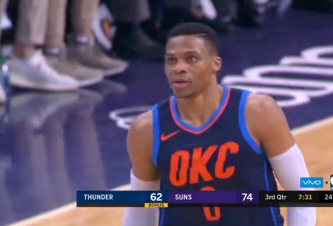 雷霆三少vs热火三巨头威少暴扣,威少42次三双雷霆掘金