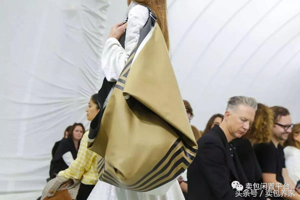 油腻辛辣反义词,油腻的同义词有哪些