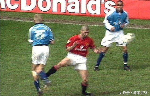 施连志飞踹高峰,德容飞踹阿隆索原视频