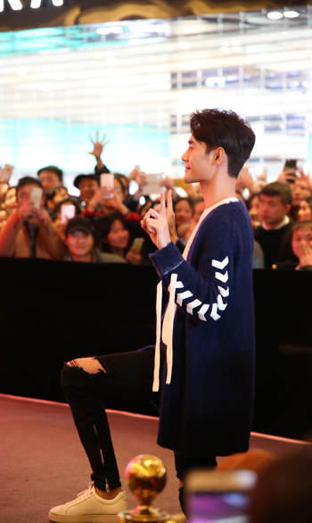 王凯参加的活动,英雄本色2018王凯船上片段