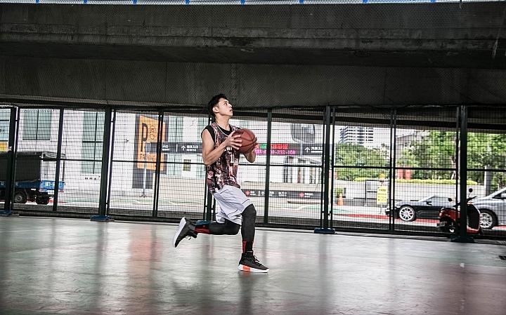 适合爆发力强的锋线篮球鞋,适合外场锋线的nike篮球鞋