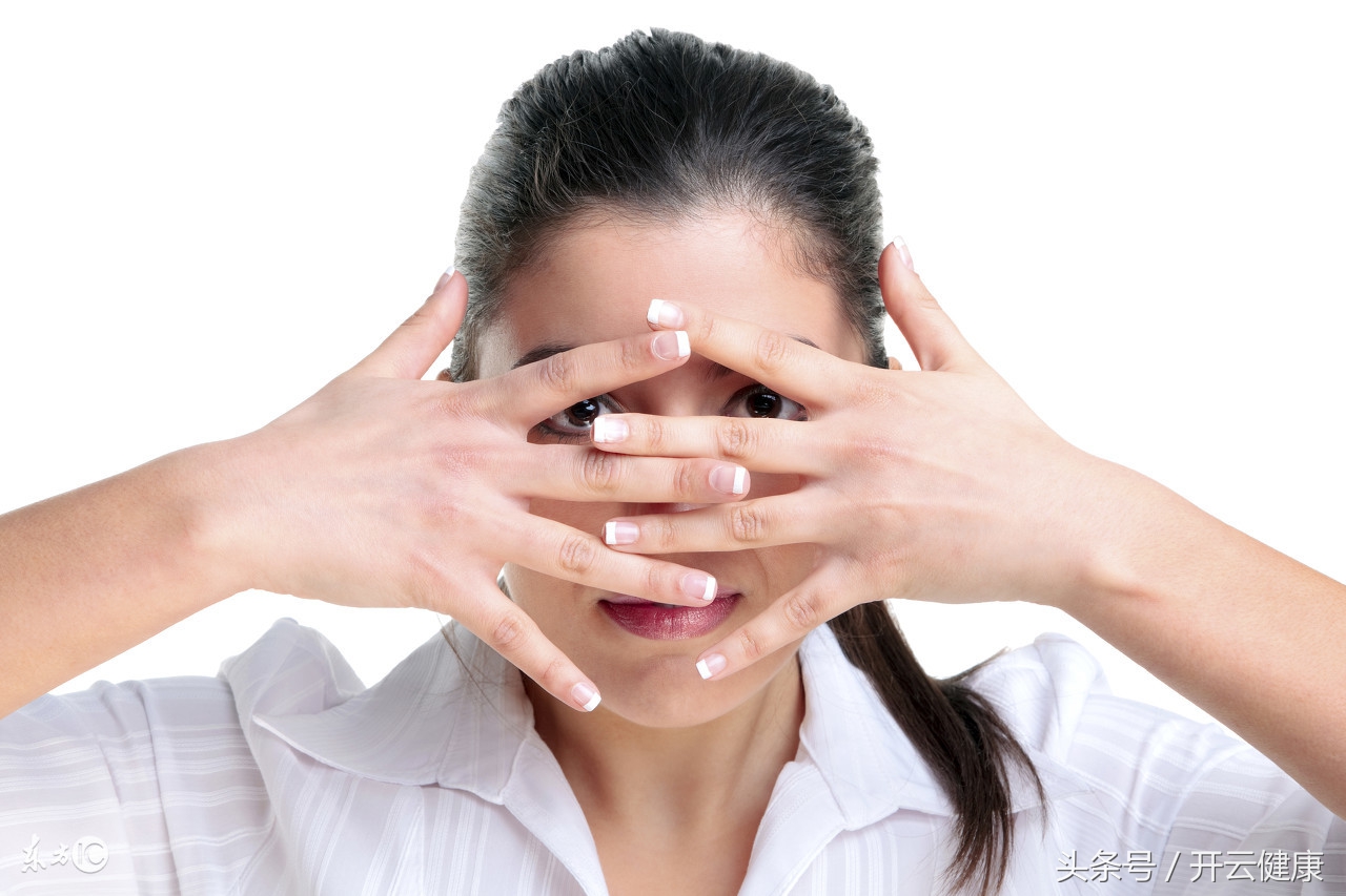 受凉眼睛就模糊是什么原因,眼睛受凉了肿了怎么办