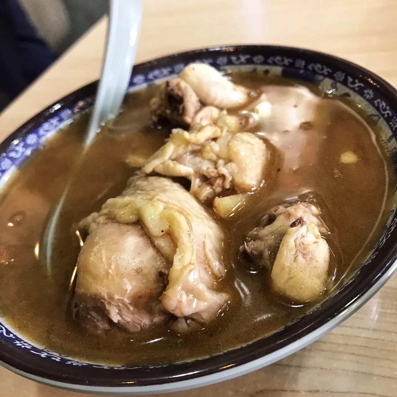 南京有名的新街口小吃街,南京新街口明瓦廊美食街旅馆