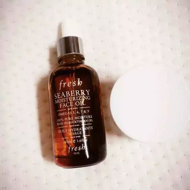 连Angelababy都怕的秋冬卡粉问题，用这10款美容油就能搞定！