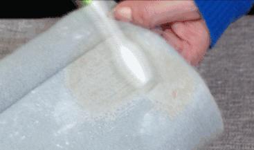 大衣沾上油怎么清洗,大衣上面的油渍怎么洗