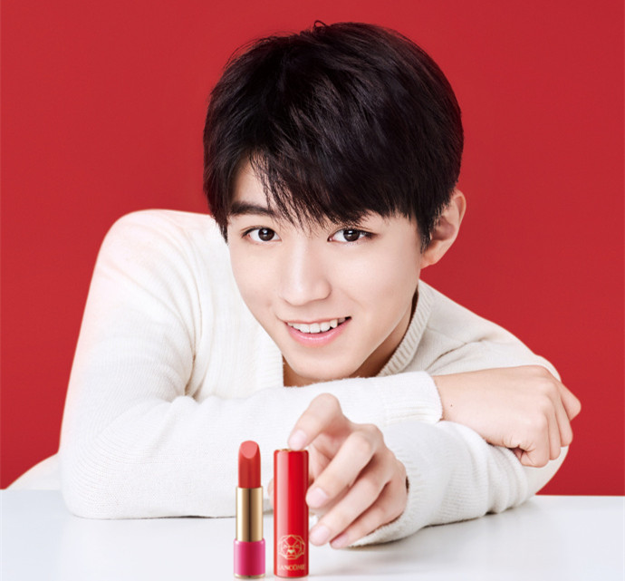 过年大牌高颜值衣服,狗年大牌限定视频