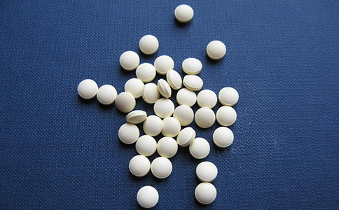 肝硬化吃恩替卡韦同时能吃中药吗,乙肝肝硬化吃恩替卡韦能打疫苗吗