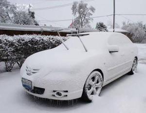 冬天汽车手刹被冻住怎么解决,下雪天汽车手刹线冻住了怎么办