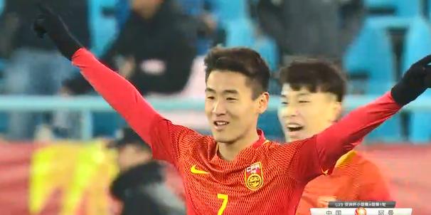 国足什么时候能有c罗这样的球星,国足难掩颓势尽显风采