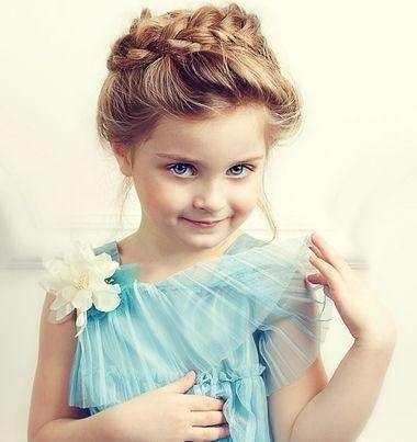 女宝碎头发太多怎么扎好看,从小碎头发太多是什么原因