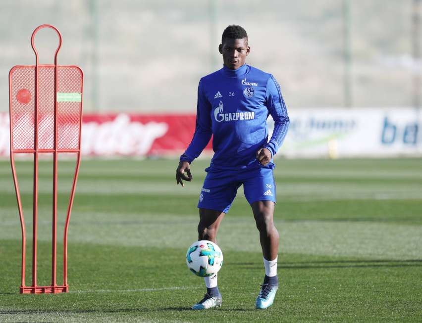 沙尔克3000万前锋满血复活，给他精神鼓舞的却是一位网坛巨星