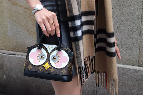 过年大牌高颜值衣服,狗年大牌限定视频