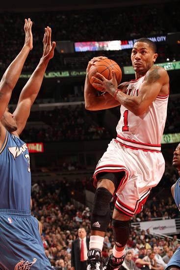 摇摆上篮威少,扭麻花上篮