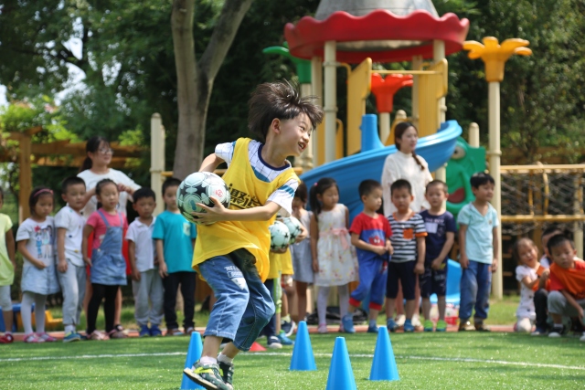 中国大力发展校园足球政策,国家对校园足球有什么规定和战略