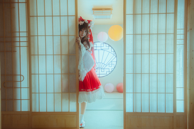 博丽灵梦cos正片,东方project十六夜咲夜cos