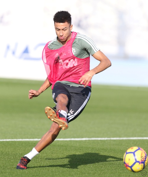 曼联全队抵达迪拜首训，众将出境，全力备战英超下一轮