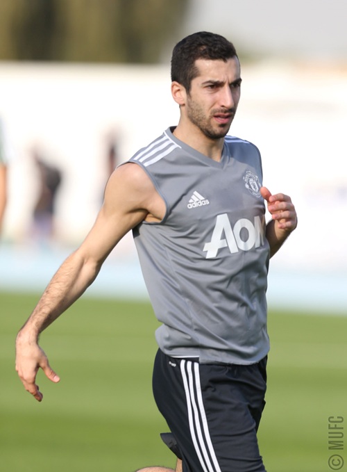 曼联全队抵达迪拜首训，众将出境，全力备战英超下一轮