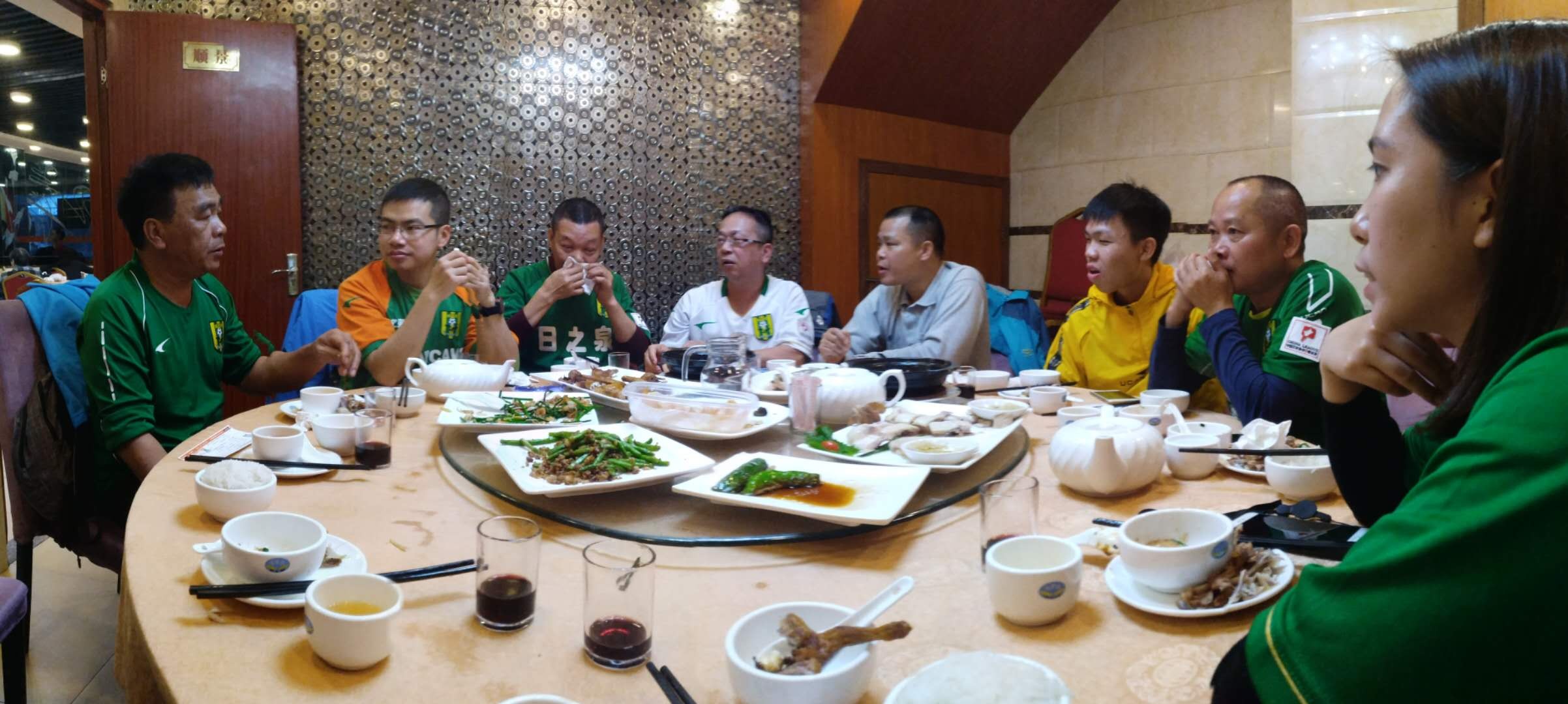 多少人痛饮这份悲凉中国足球俱乐部的更新换代我们只能接受！