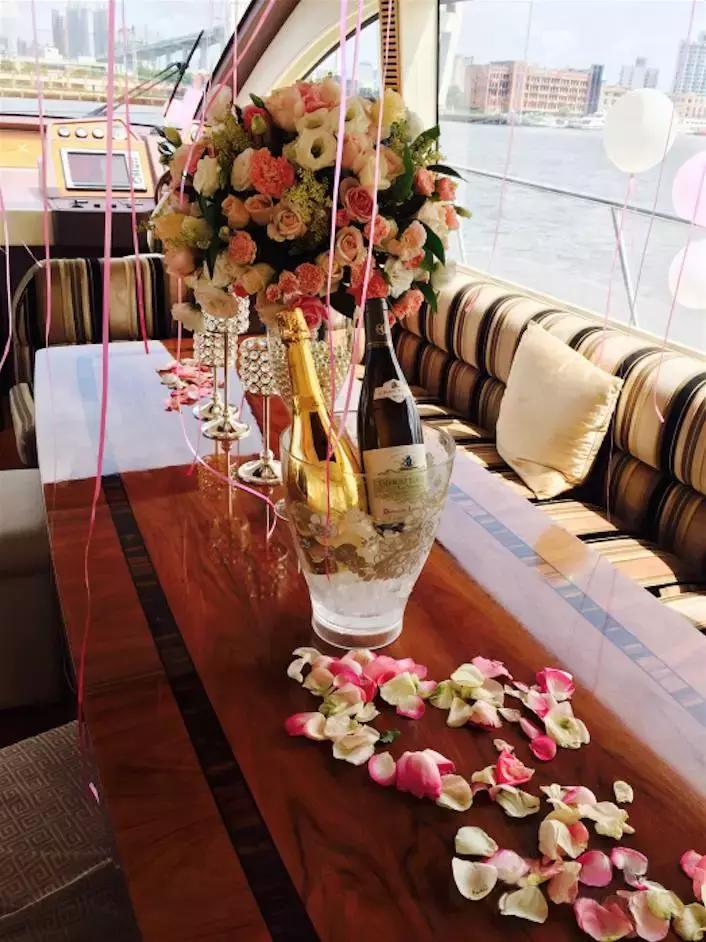 周末别墅轰趴,成都适合10-15人聚会的别墅轰趴