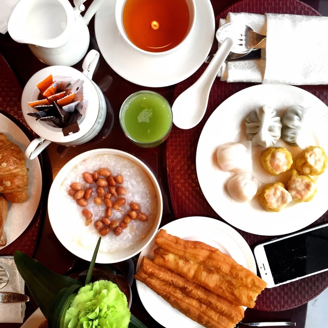 “她”这样被悦游宠爱了：营养餐、精华护理、360度造型服务、艺术中心畅游