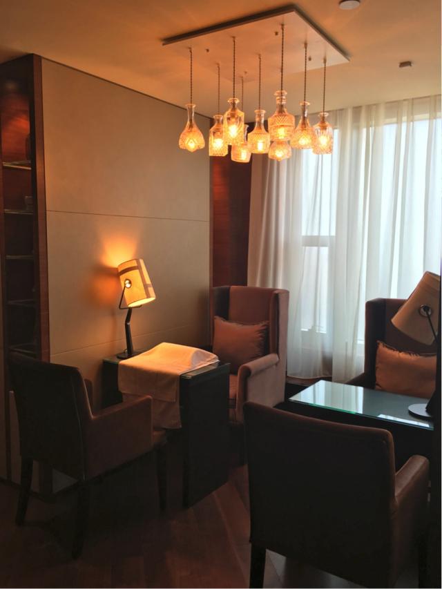 “她”这样被悦游宠爱了：营养餐、精华护理、360度造型服务、艺术中心畅游