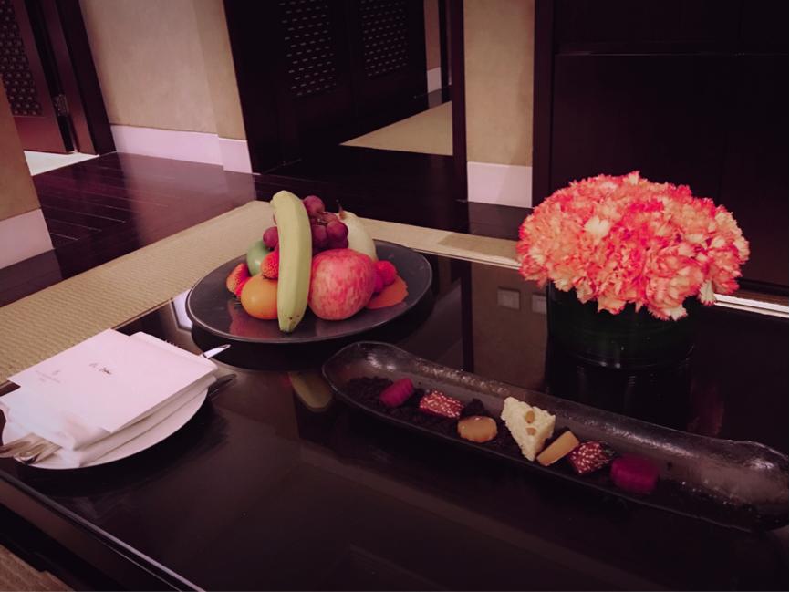 “她”这样被悦游宠爱了：营养餐、精华护理、360度造型服务、艺术中心畅游