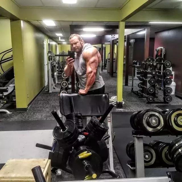 如何提升自己的肩宽,如何扩大自己的肩宽