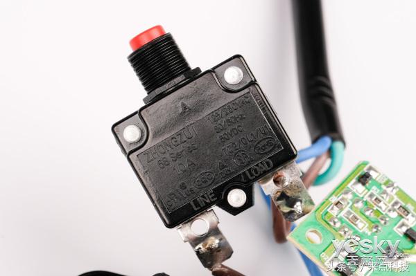 防电涌插座超过最大电流会坏吗,抗电涌插座和滤波插座是一回事吗