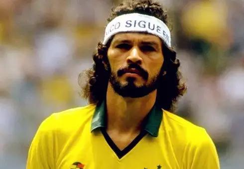 体育老师要会足球篮球等吗,体育老师会踢球