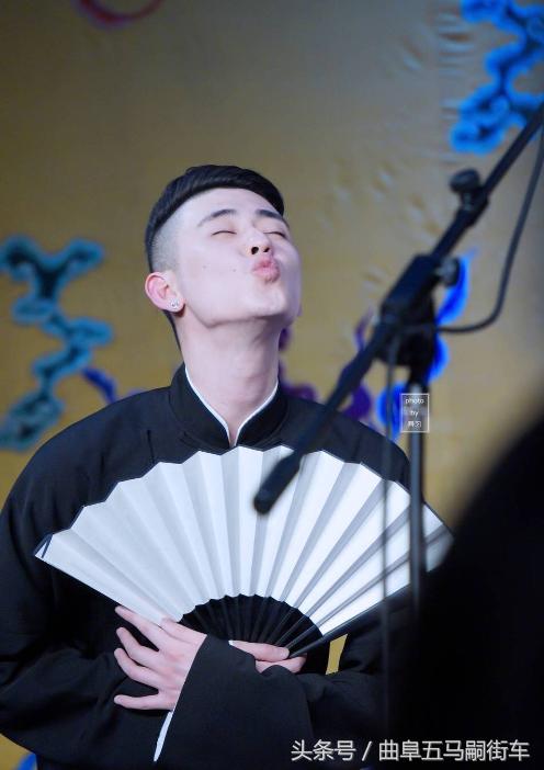 张云雷爆火的吉他探清水河,探清水河张云雷郭德纲完整版