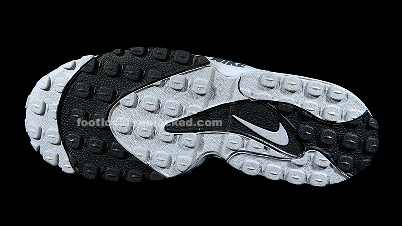 耐克历史上第一双专属足球鞋,耐克顶级实战篮球鞋透气