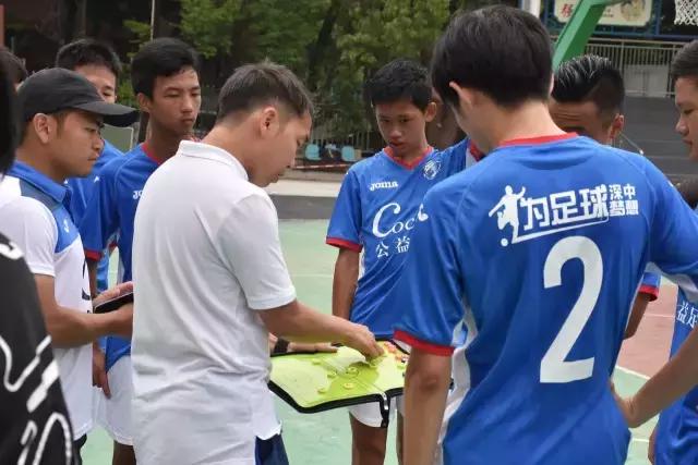 体育老师要会足球篮球等吗,体育老师会踢球