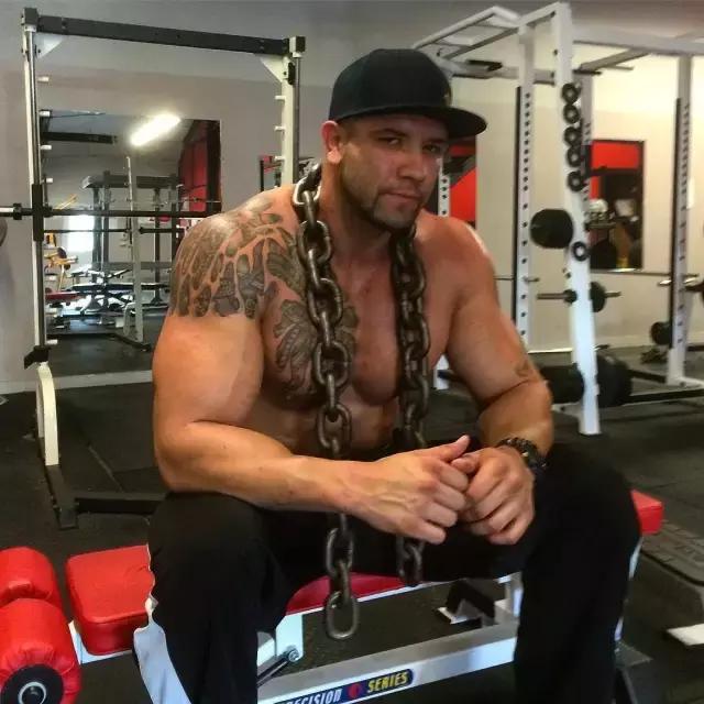 如何提升自己的肩宽,如何扩大自己的肩宽