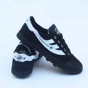 听说有一种“不精致”,叫穿特步的国产运动品牌们……