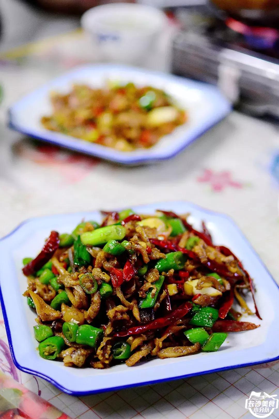 冷醉哒的长沙，城东夜宵聚集地里藏着一碗温暖的湘阴炖肠~