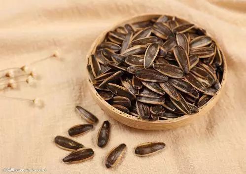 如何选择健康好吃的年货,年货怎么挑选好吃又不会胖