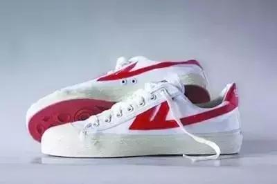 前世今生｜曾经扎足台型的那些上海老名牌……你拥有过哪几样？