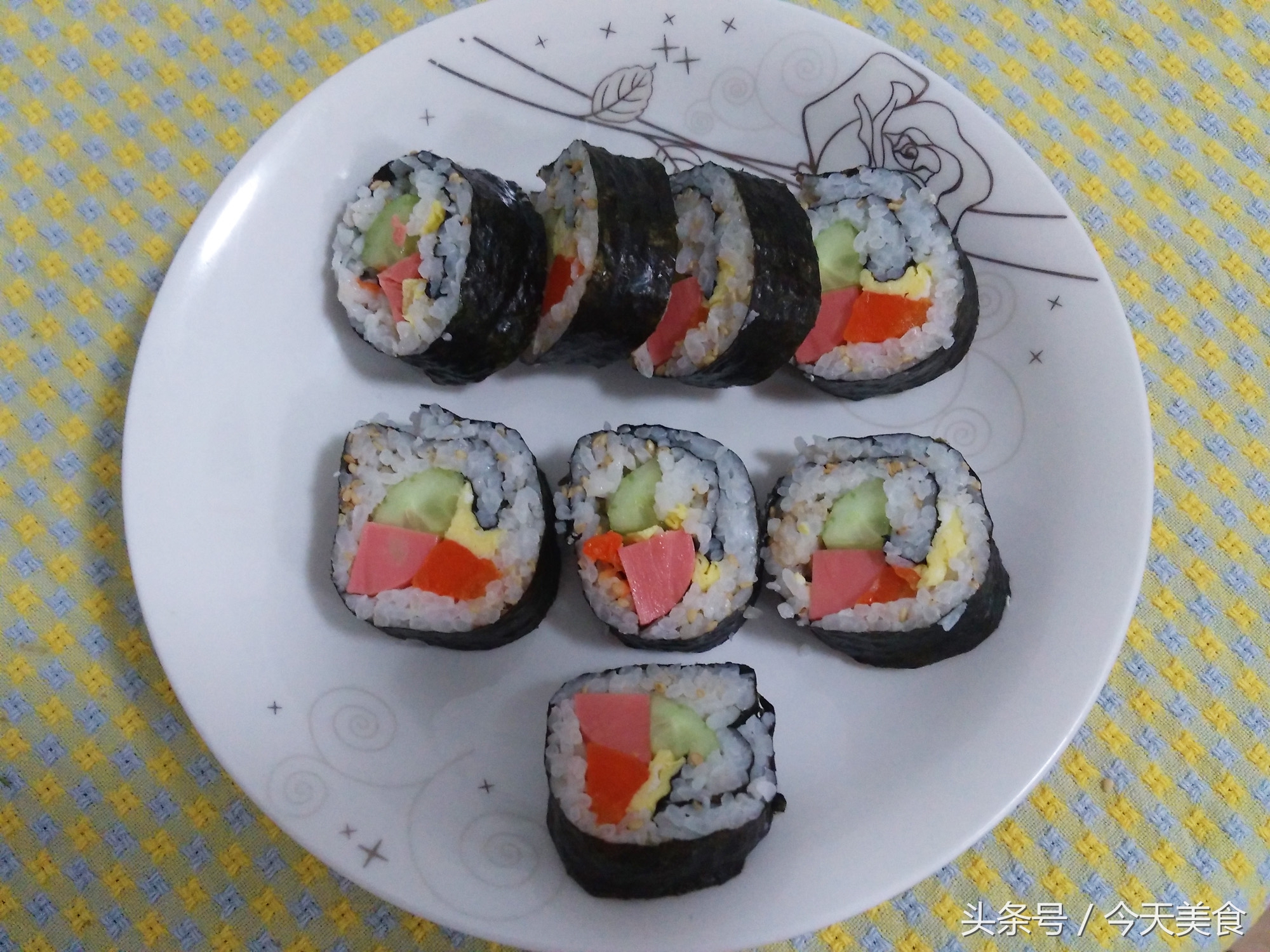 寿司和紫菜包饭别傻傻分不清，教大家怎么做紫菜包饭，好吃又营养